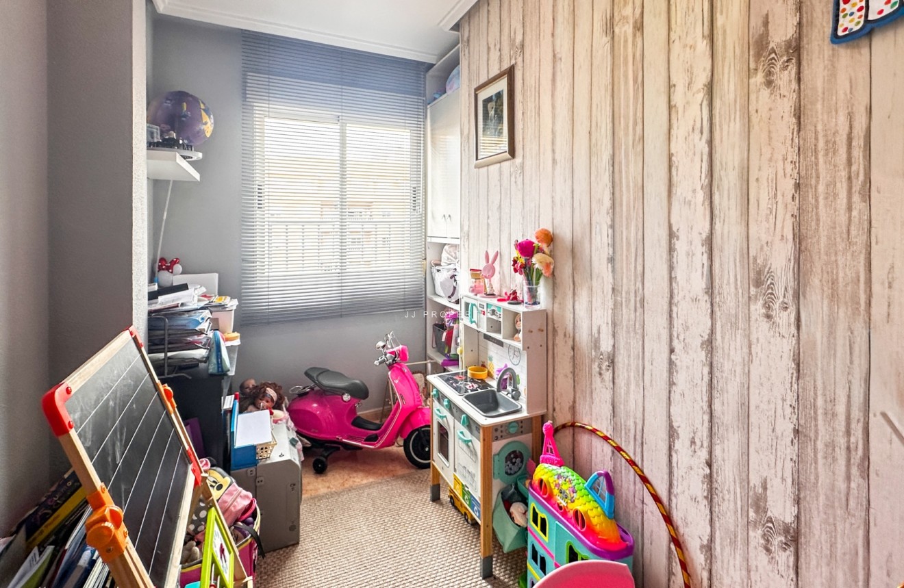 Tweedehands - Appartement / flat -
Torrevieja - Costa Blanca