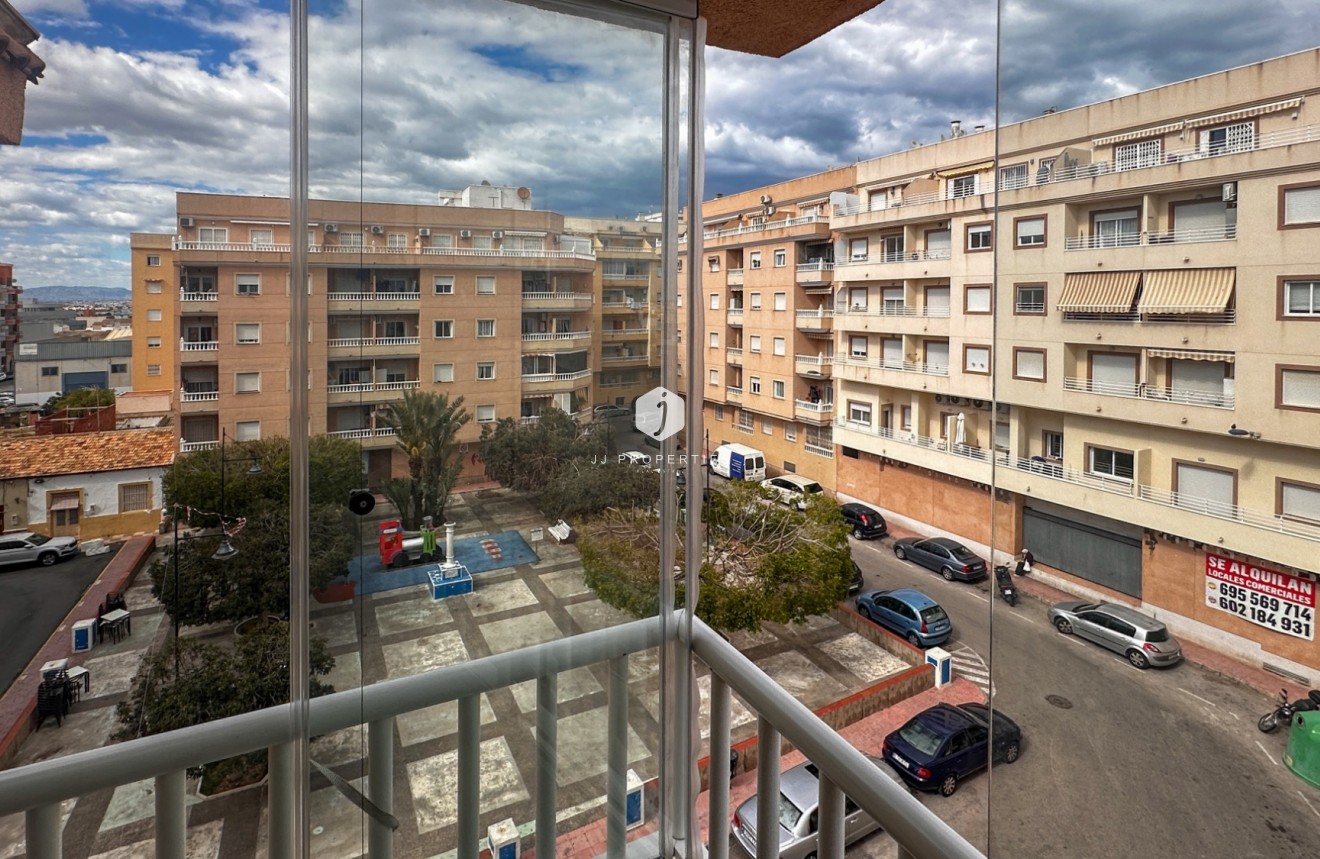 Tweedehands - Appartement / flat -
Torrevieja - Costa Blanca