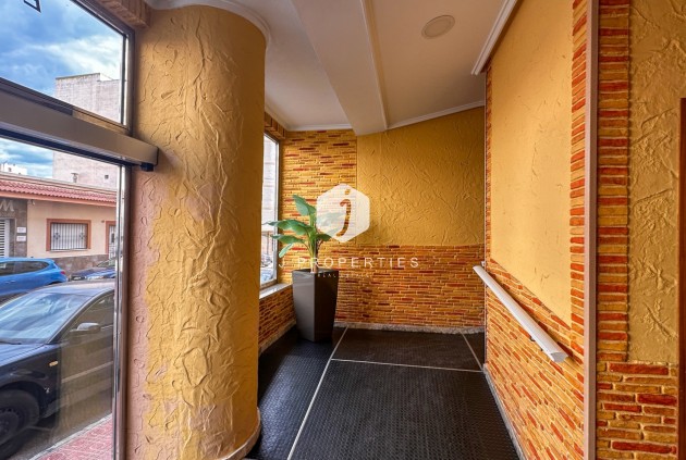 Tweedehands - Appartement / flat -
Torrevieja - Costa Blanca