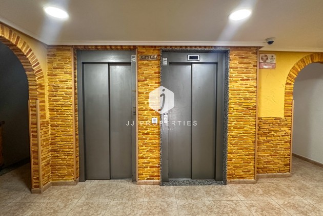 Tweedehands - Appartement / flat -
Torrevieja - Costa Blanca