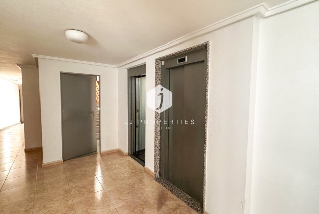 Tweedehands - Appartement / flat -
Torrevieja - Costa Blanca