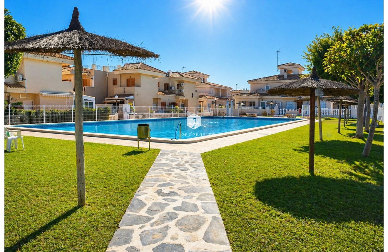 Aus zweiter Hand - Wohnung -
Orihuela Costa - Costa Blanca