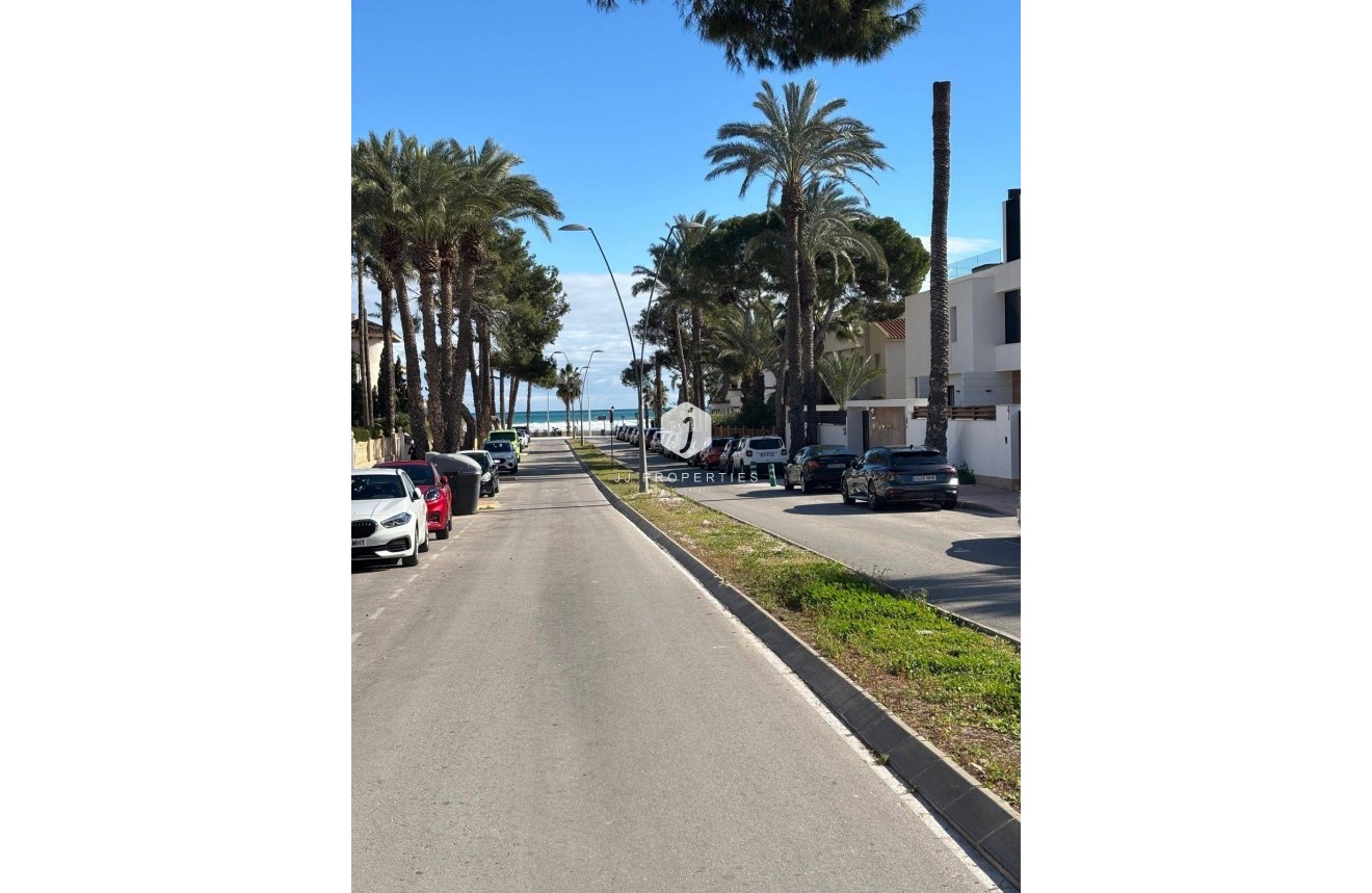 Resale - Apartment / flat -
Cabo Roig - Costa Blanca