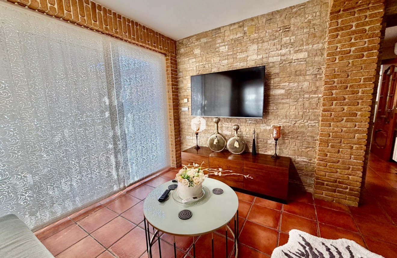 Resale - Chalet -
Orihuela Costa - La Zenia
