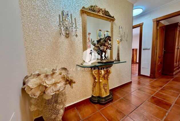 Resale - Chalet -
Orihuela Costa - La Zenia