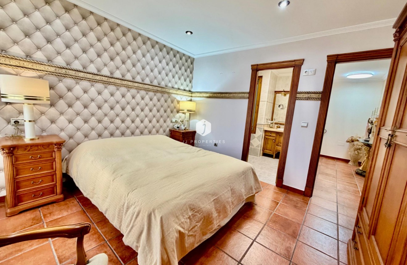 Resale - Chalet -
Orihuela Costa - La Zenia