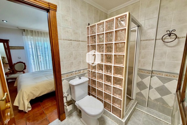Resale - Chalet -
Orihuela Costa - La Zenia