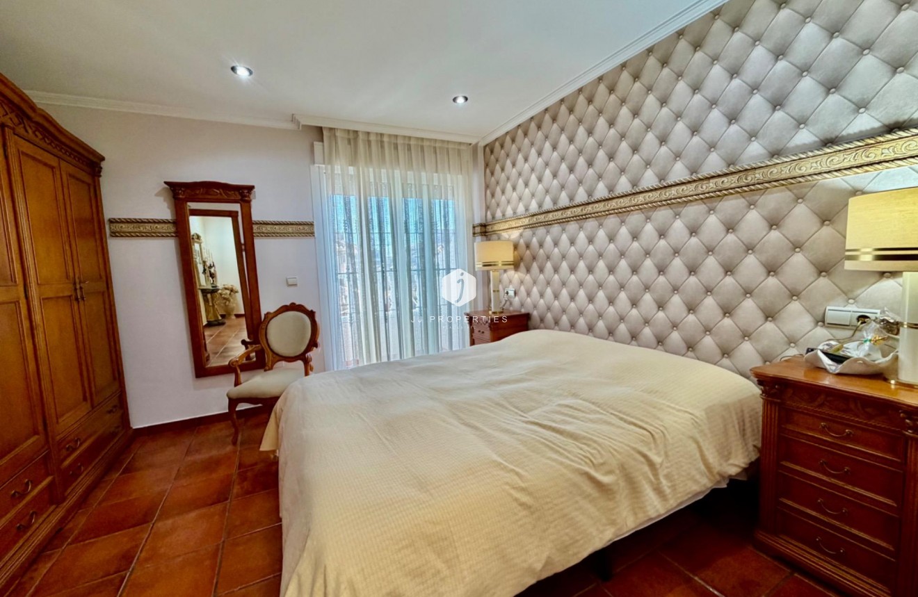Resale - Chalet -
Orihuela Costa - La Zenia