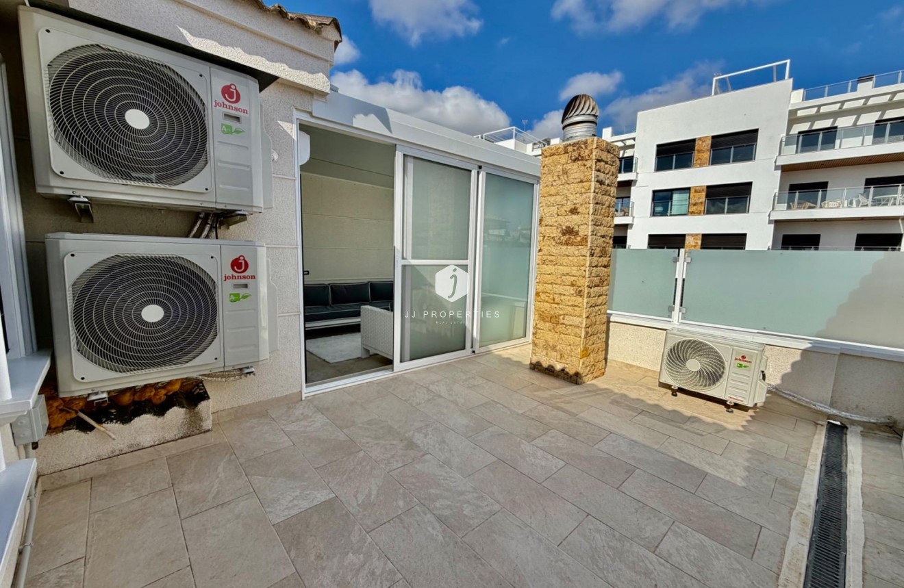 Resale - Chalet -
Orihuela Costa - La Zenia