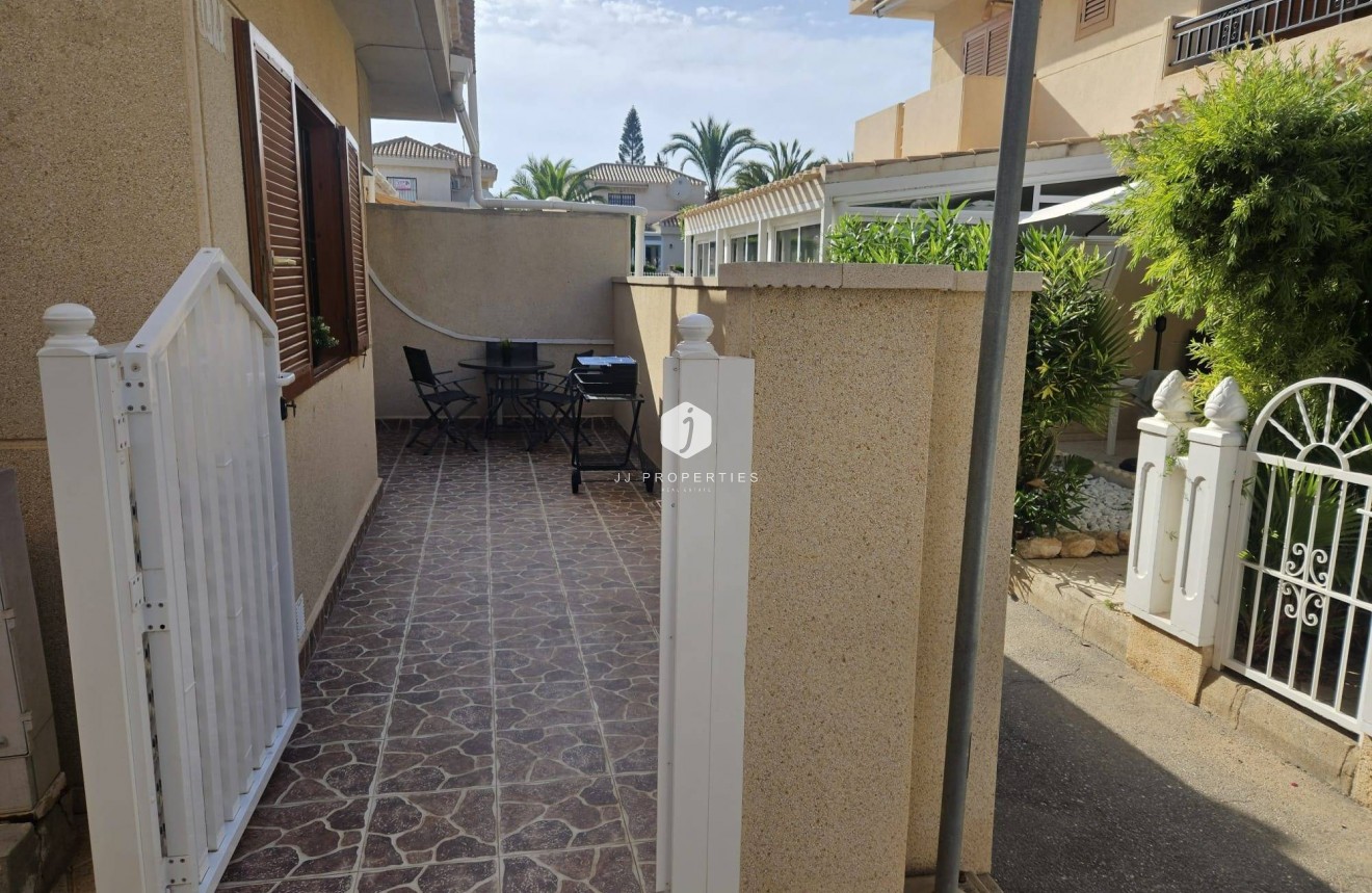 Z drugiej ręki - Bungalow -
Orihuela Costa - La Zenia