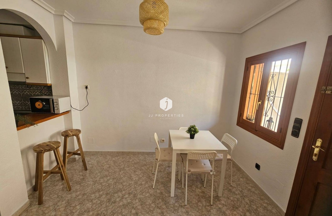 Z drugiej ręki - Bungalow -
Orihuela Costa - La Zenia