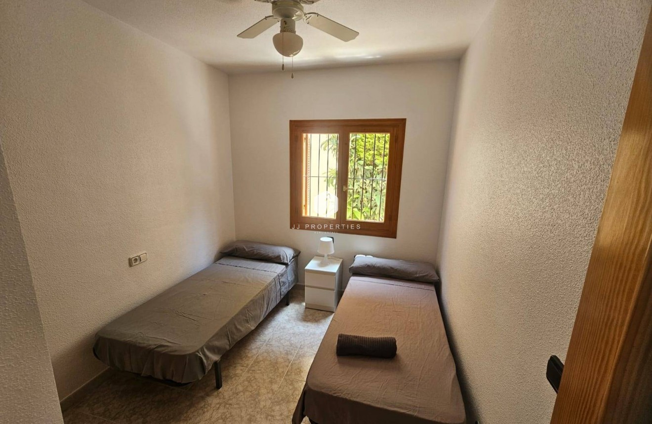 Z drugiej ręki - Bungalow -
Orihuela Costa - La Zenia
