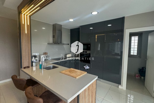 Resale - Villa -
Orihuela Costa - Costa Blanca