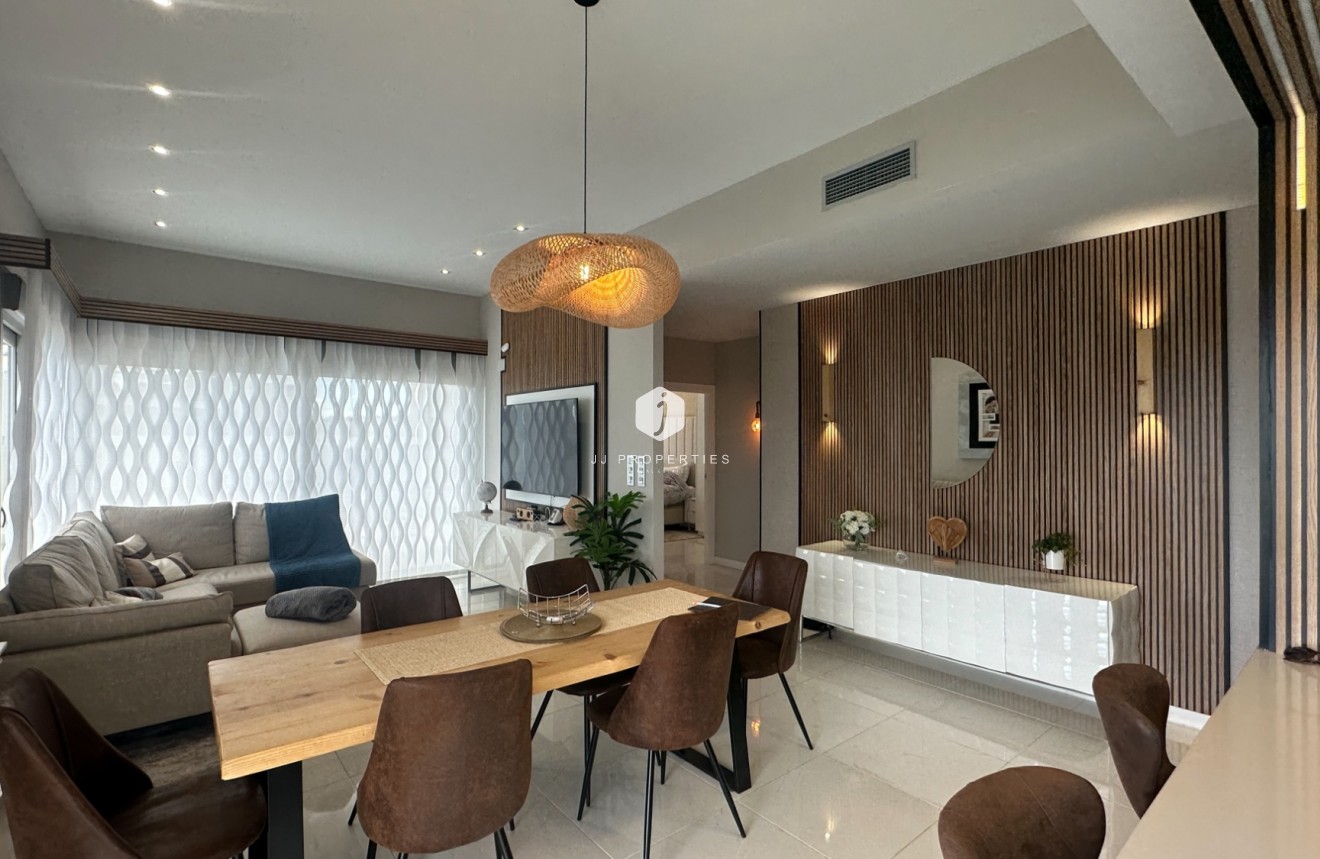 Resale - Villa -
Orihuela Costa - Costa Blanca