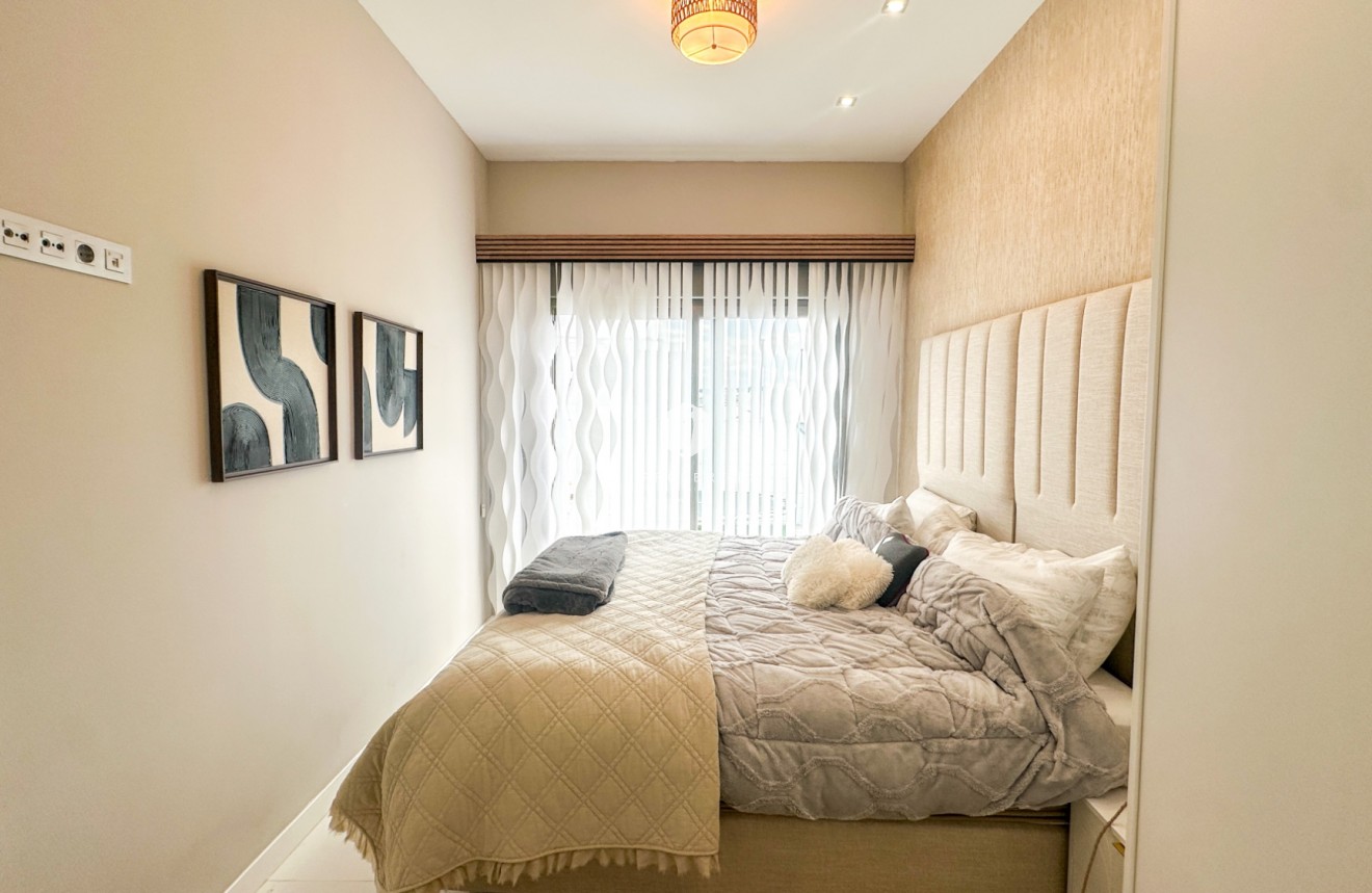 Resale - Villa -
Orihuela Costa - Costa Blanca