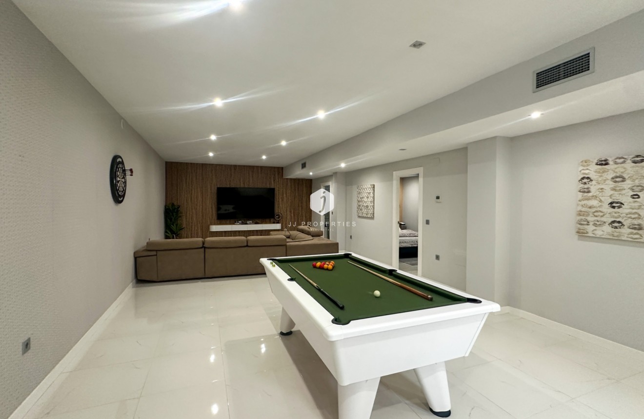 Resale - Villa -
Orihuela Costa - Costa Blanca