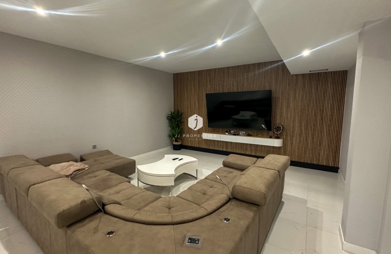 Resale - Villa -
Orihuela Costa - Costa Blanca