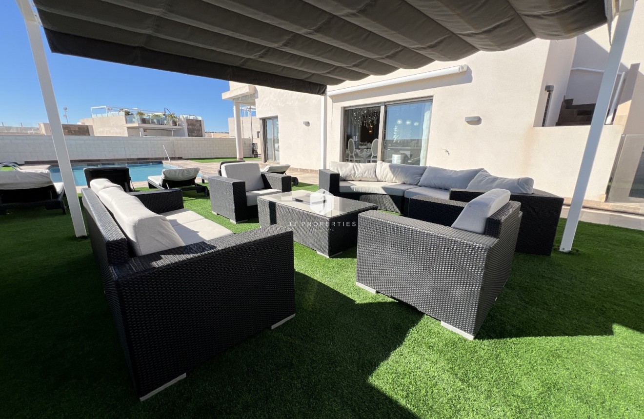 Resale - Villa -
Orihuela Costa - Costa Blanca