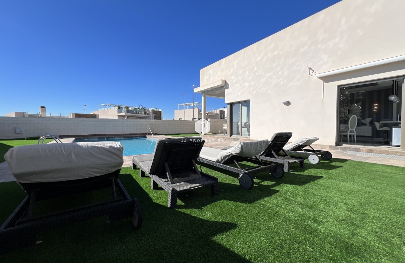 Resale - Villa -
Orihuela Costa - Costa Blanca
