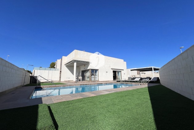 Resale - Villa -
Orihuela Costa - Costa Blanca