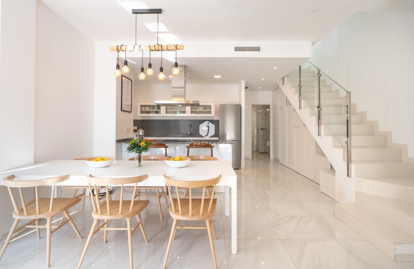 Resale - Villa -
Bigastro - D6