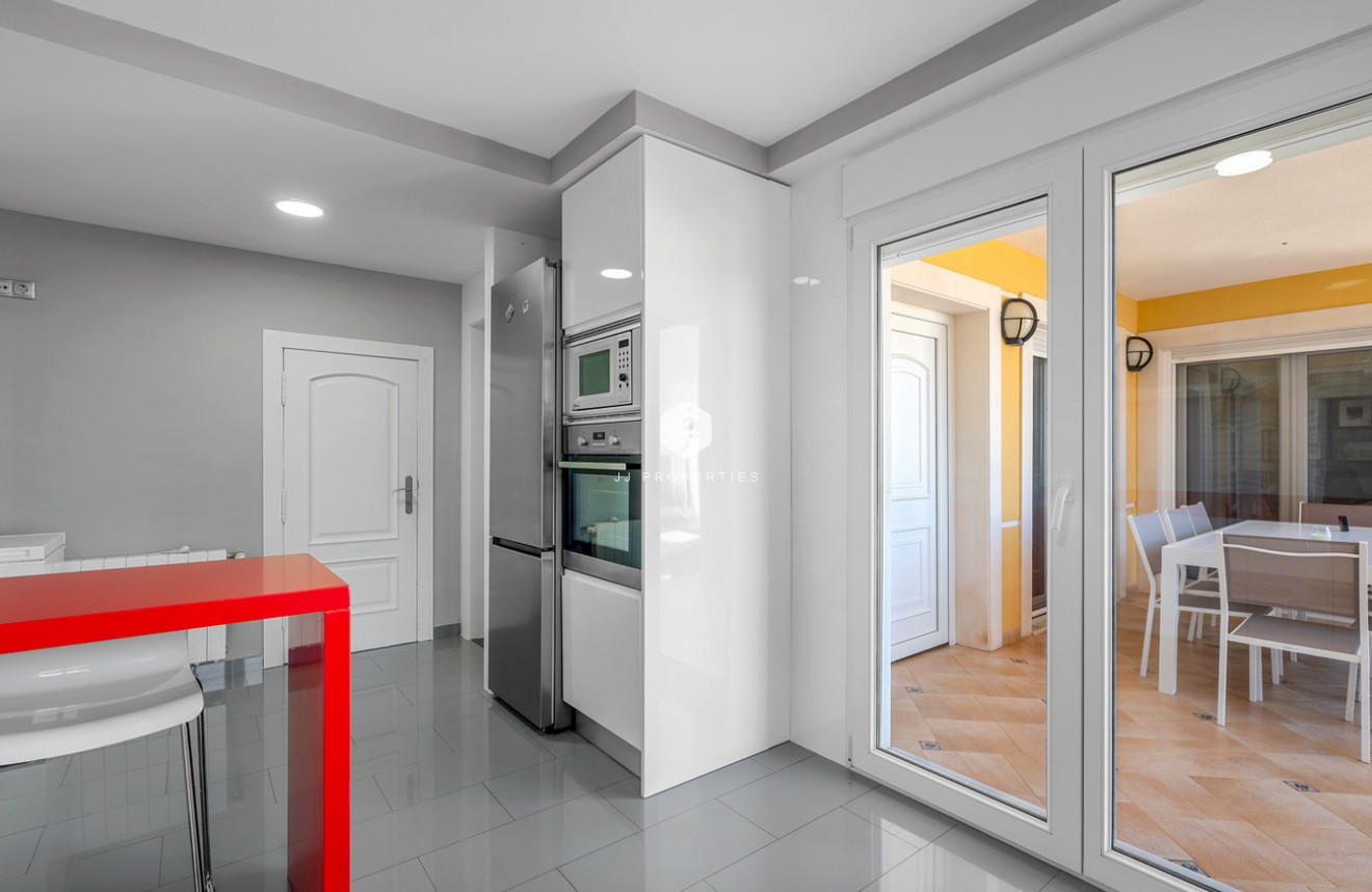 Resale - Villa -
Ciudad De Las Comunicaciones - Costa Blanca