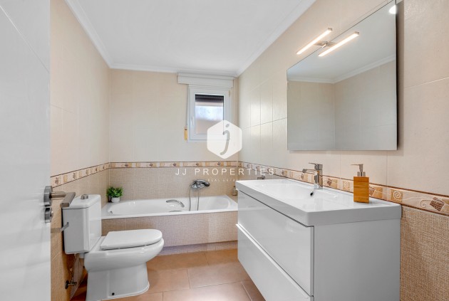 Resale - Villa -
Ciudad De Las Comunicaciones - Costa Blanca
