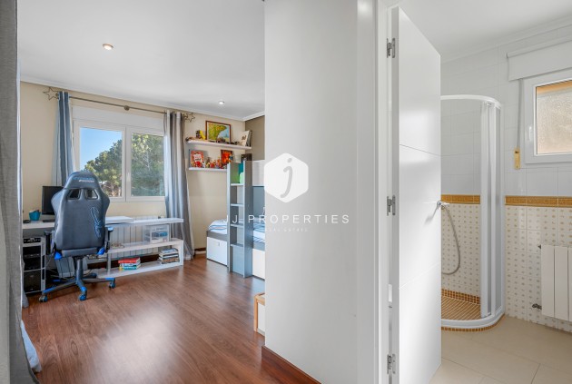 Resale - Villa -
Ciudad De Las Comunicaciones - Costa Blanca