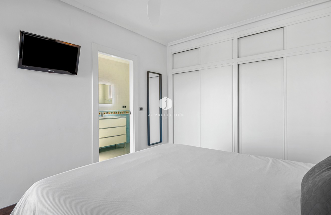Resale - Villa -
Ciudad De Las Comunicaciones - Costa Blanca