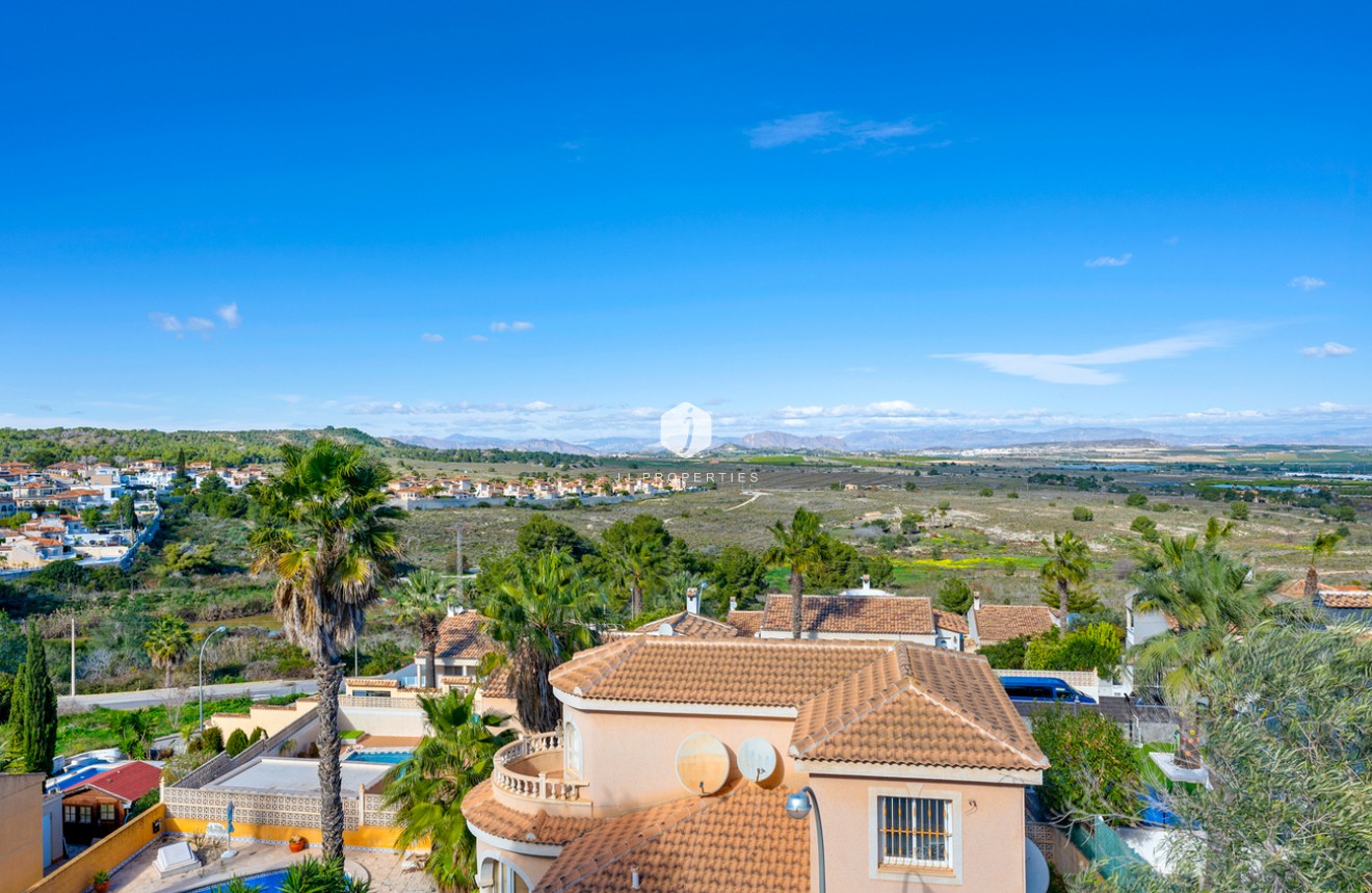 Resale - Villa -
Ciudad De Las Comunicaciones - Costa Blanca