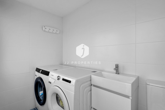 Resale - Villa -
Ciudad De Las Comunicaciones - Costa Blanca