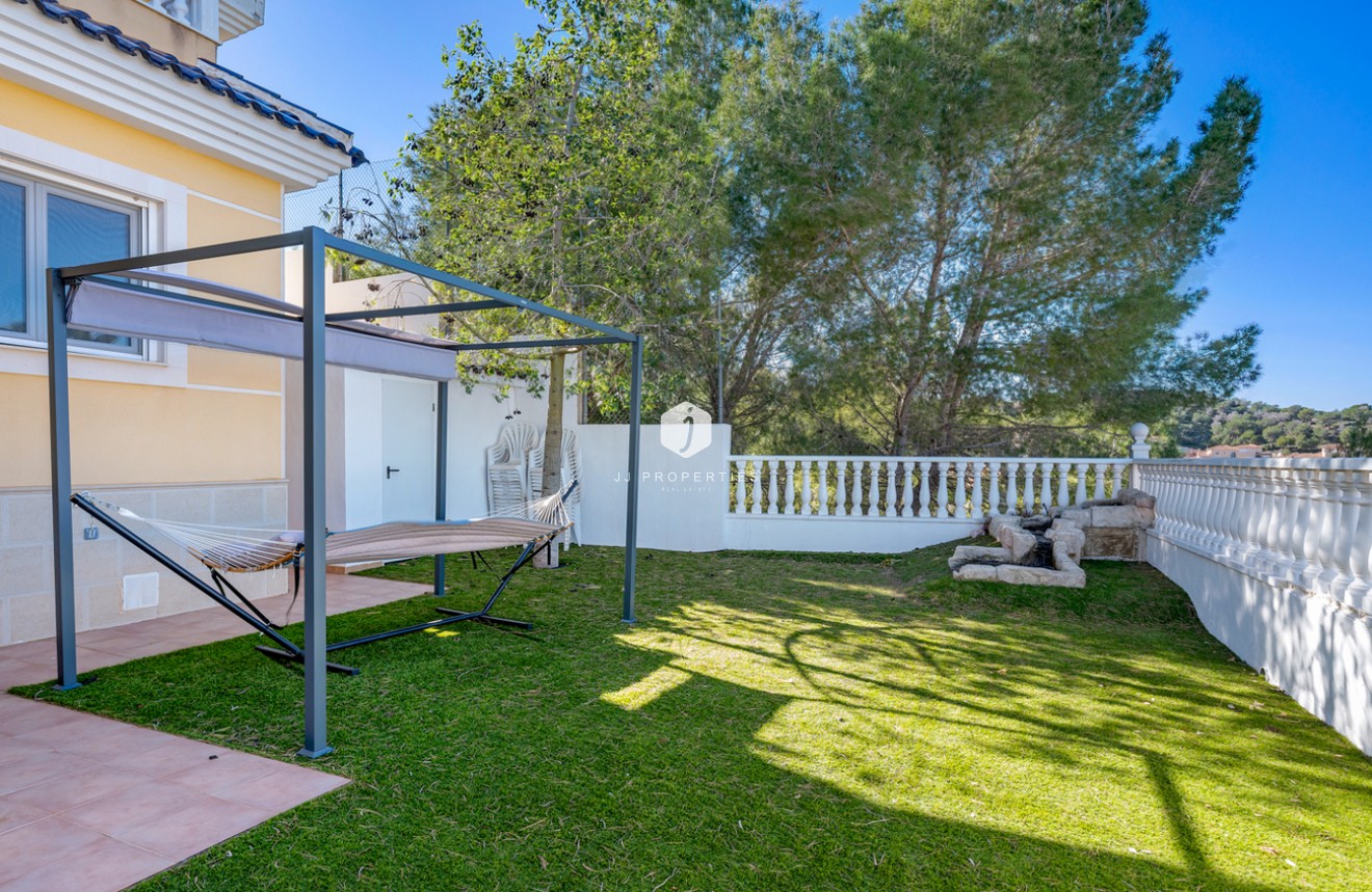 Resale - Villa -
Ciudad De Las Comunicaciones - Costa Blanca