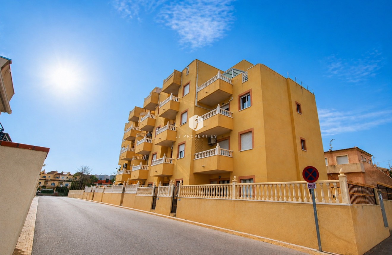 Resale - Apartment / flat -
Lomas de Caboroig - Costa Blanca