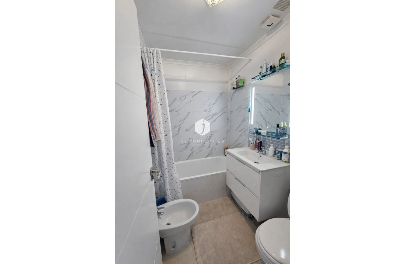 Resale - Apartment / flat -
Lomas de Caboroig - Costa Blanca