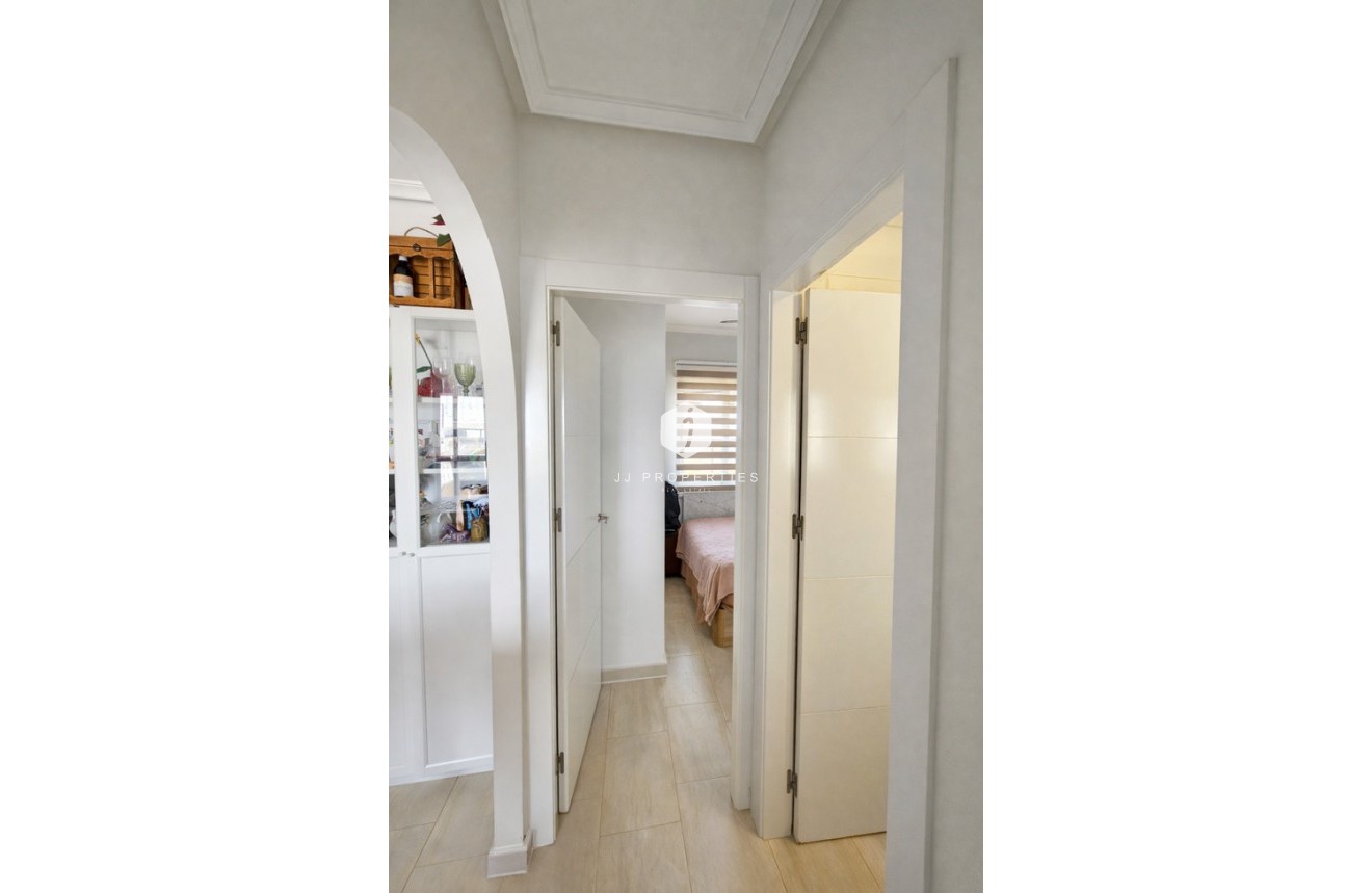 Resale - Apartment / flat -
Lomas de Caboroig - Costa Blanca