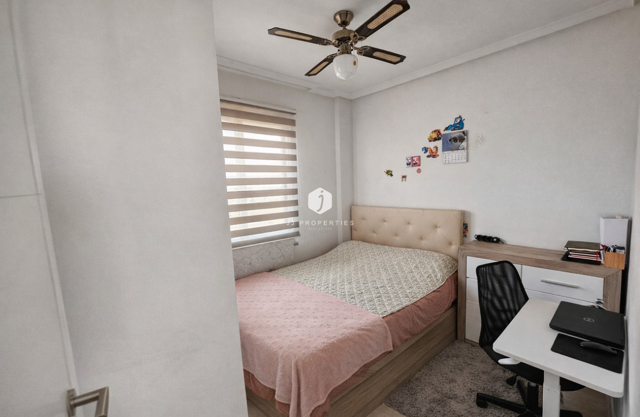 Resale - Apartment / flat -
Lomas de Caboroig - Costa Blanca