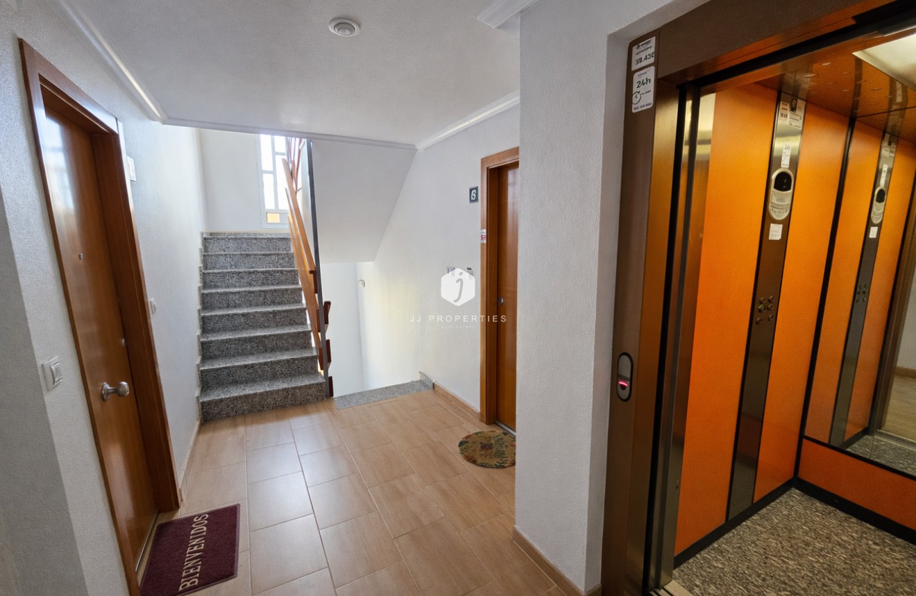 Resale - Apartment / flat -
Lomas de Caboroig - Costa Blanca
