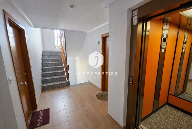 Resale - Apartment / flat -
Lomas de Caboroig - Costa Blanca