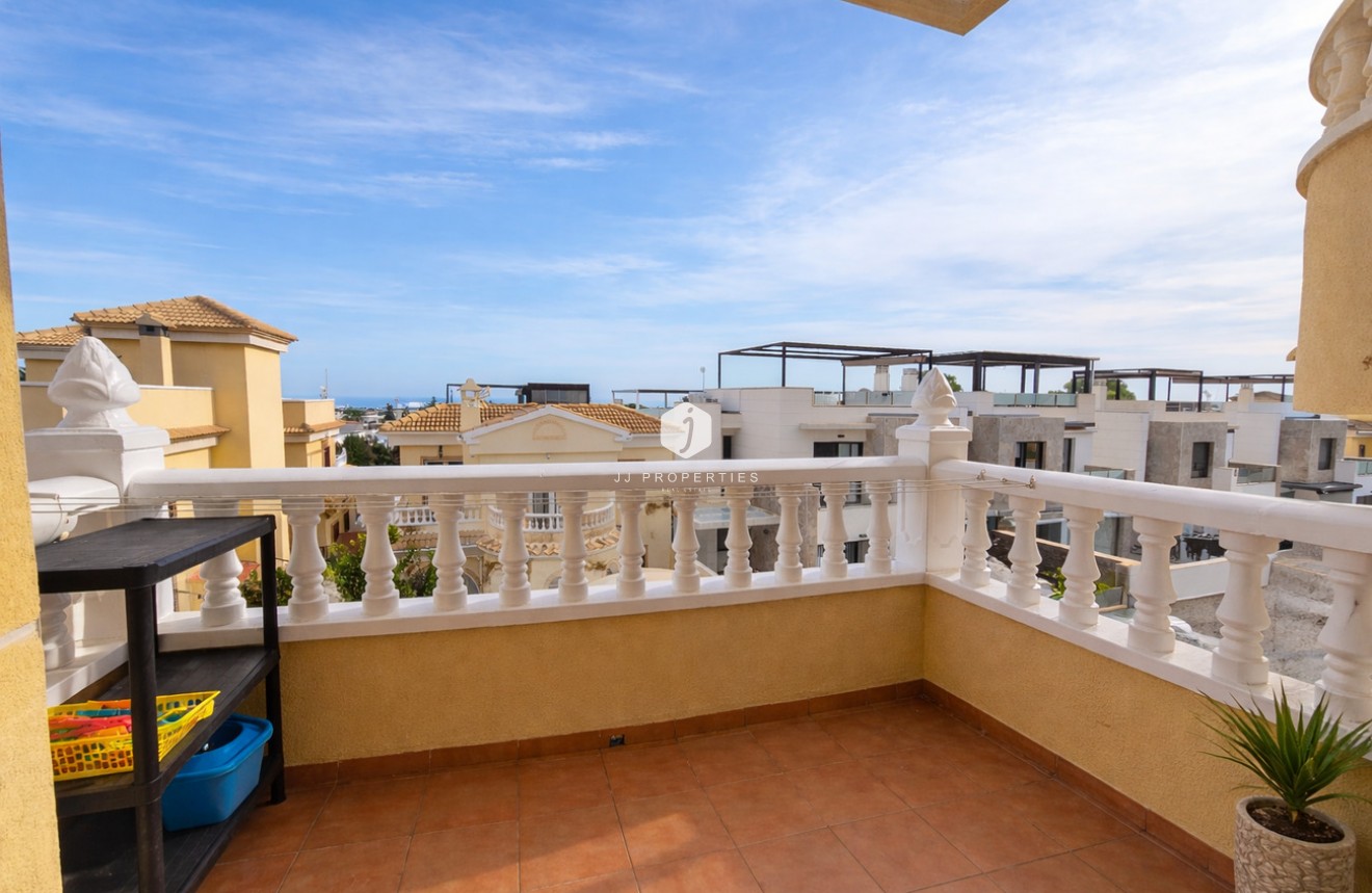 Resale - Apartment / flat -
Lomas de Caboroig - Costa Blanca