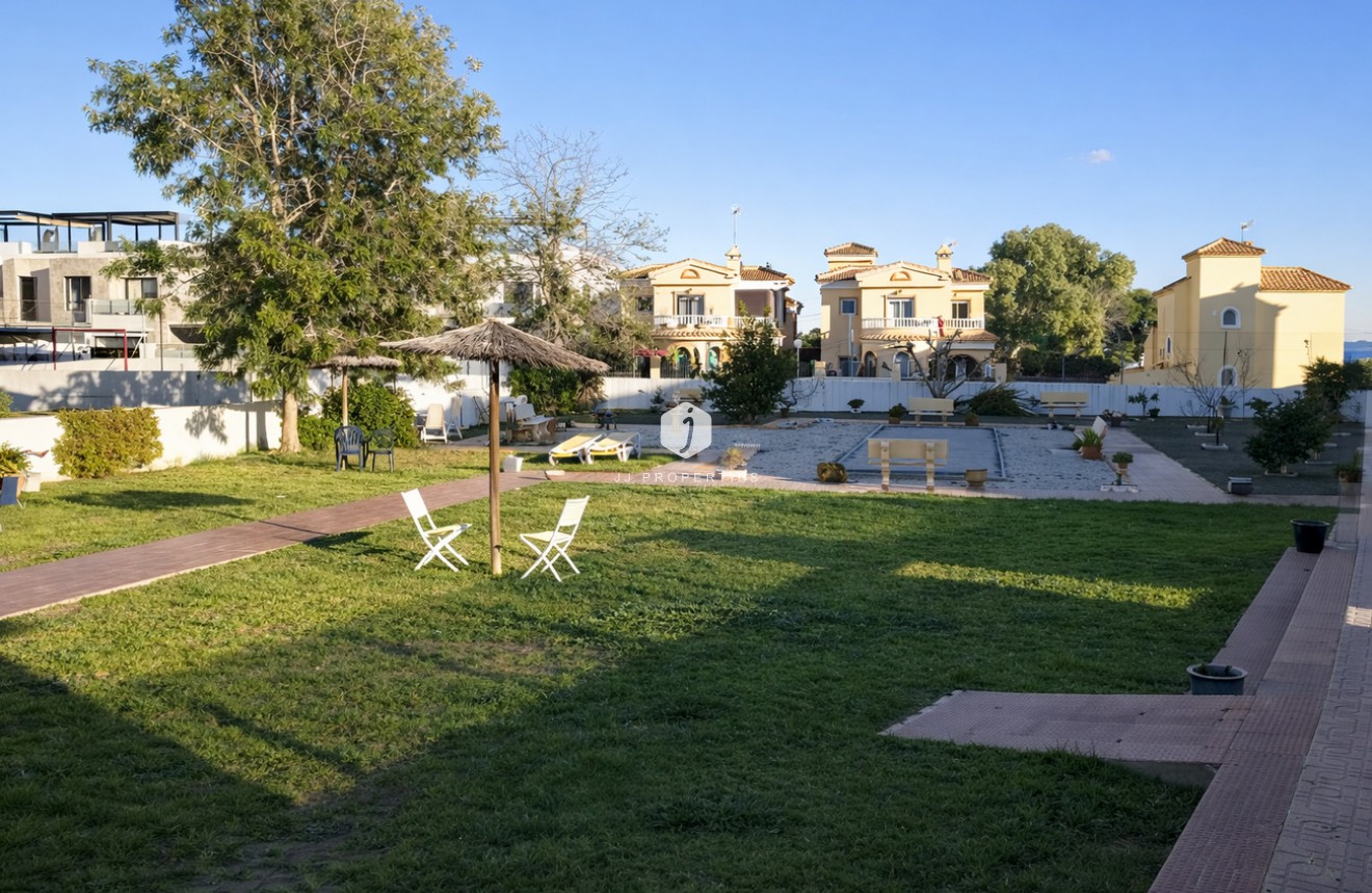 Resale - Apartment / flat -
Lomas de Caboroig - Costa Blanca