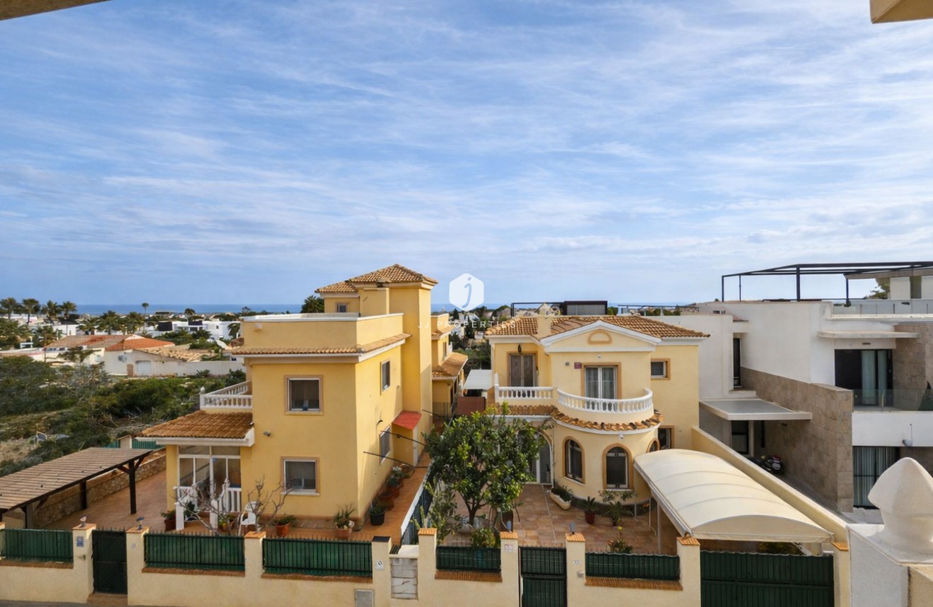 Resale - Apartment / flat -
Lomas de Caboroig - Costa Blanca
