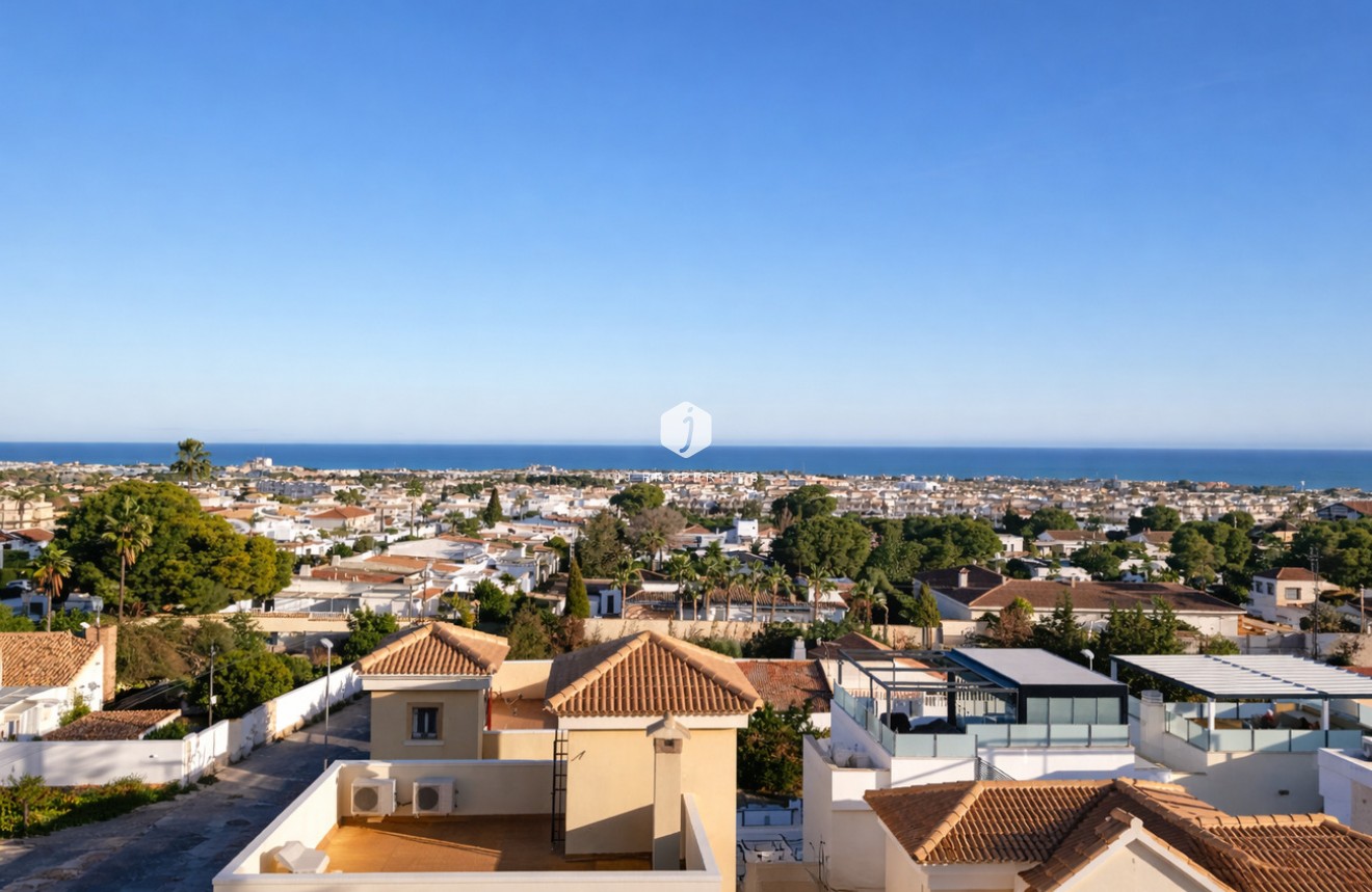 Resale - Apartment / flat -
Lomas de Caboroig - Costa Blanca