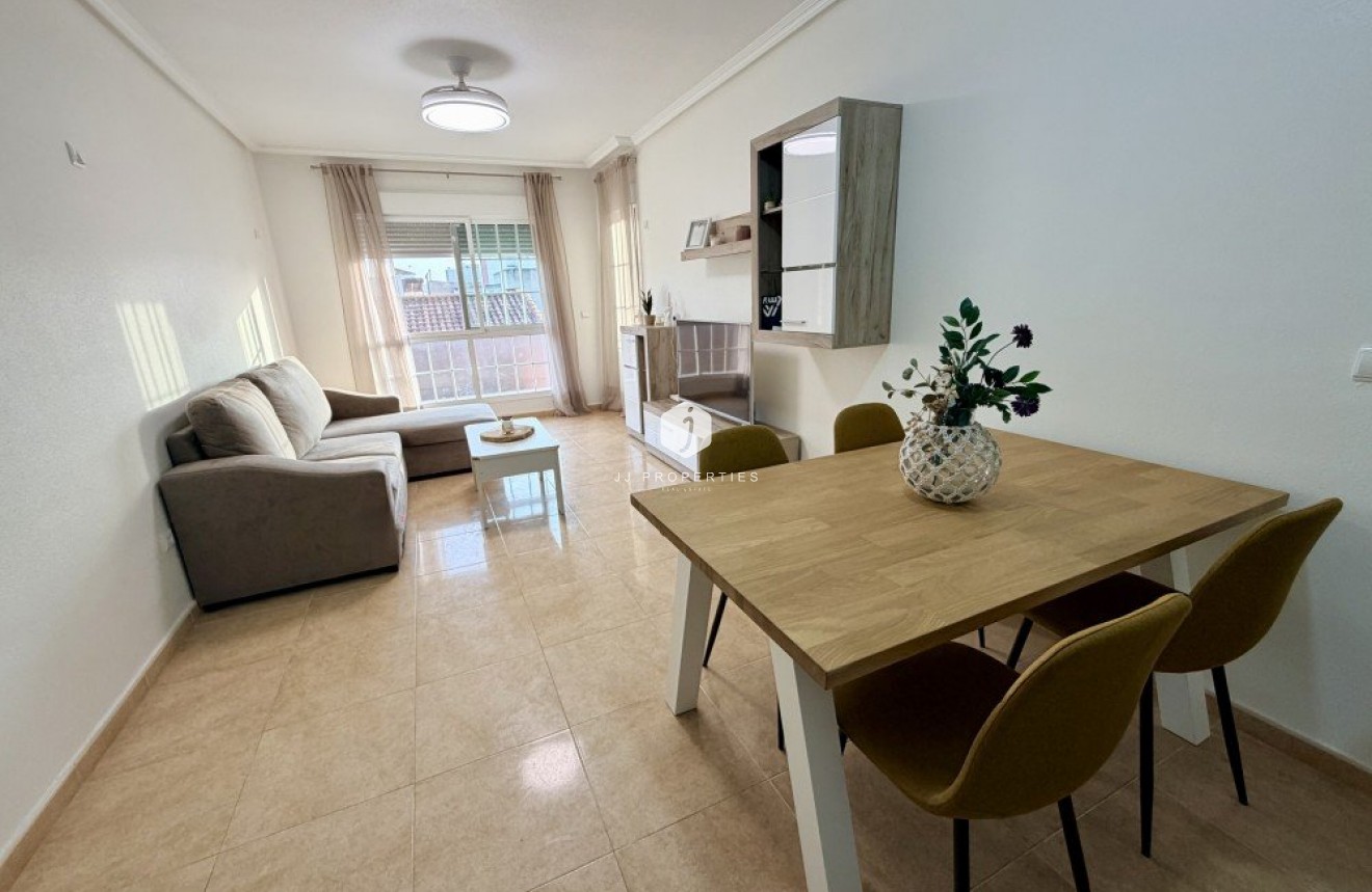 Segunda mano - Apartamento / piso -
Dolores - Costa Blanca