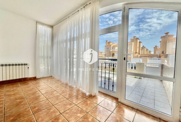 Resale - Chalet -
Orihuela Costa - Playa Flamenca