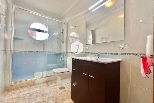 Resale - Chalet -
Orihuela Costa - Playa Flamenca