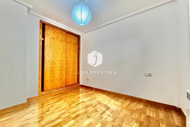 Resale - Chalet -
Orihuela Costa - Playa Flamenca