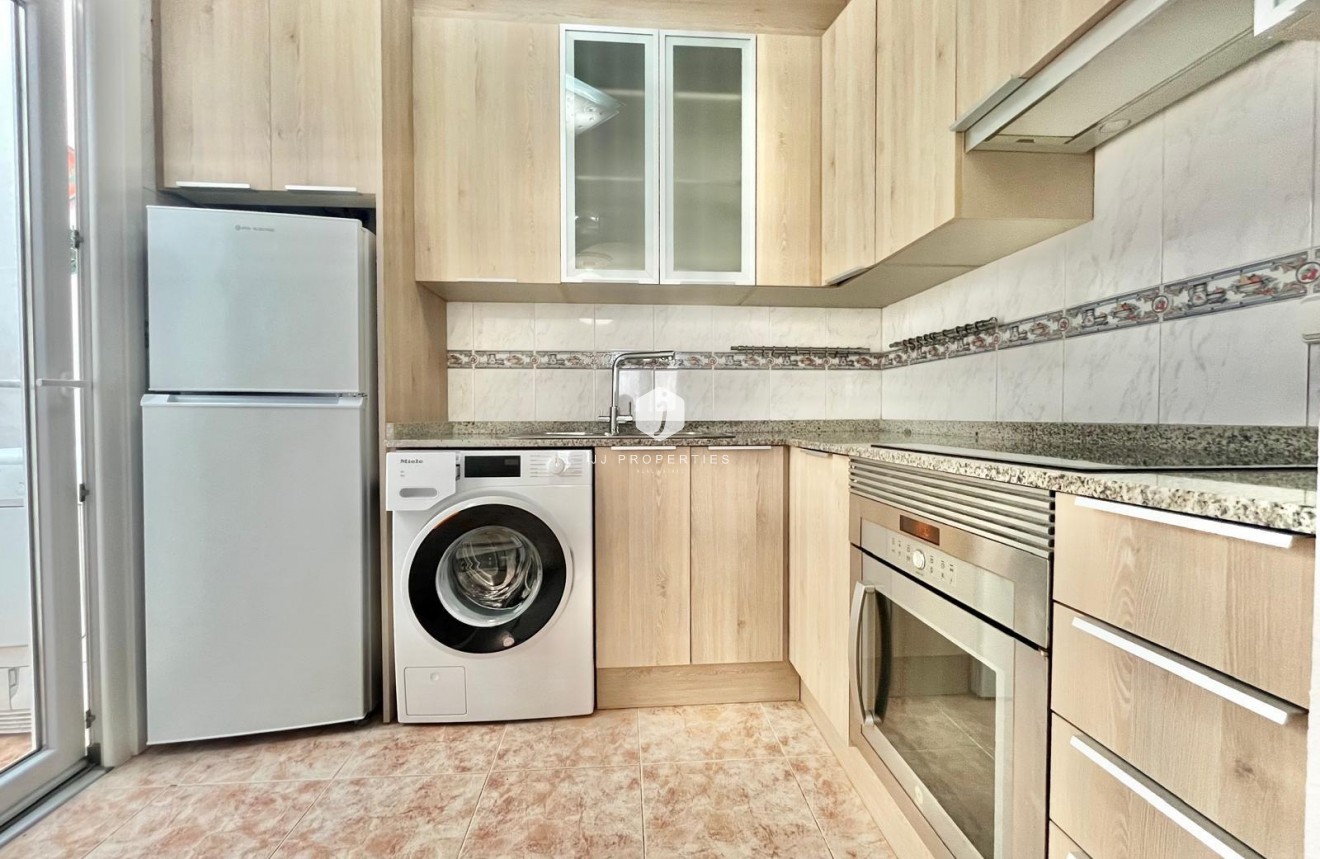 Resale - Chalet -
Orihuela Costa - Playa Flamenca