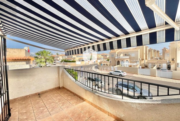 Resale - Chalet -
Orihuela Costa - Playa Flamenca