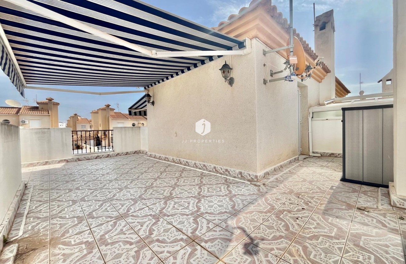 Resale - Chalet -
Orihuela Costa - Playa Flamenca