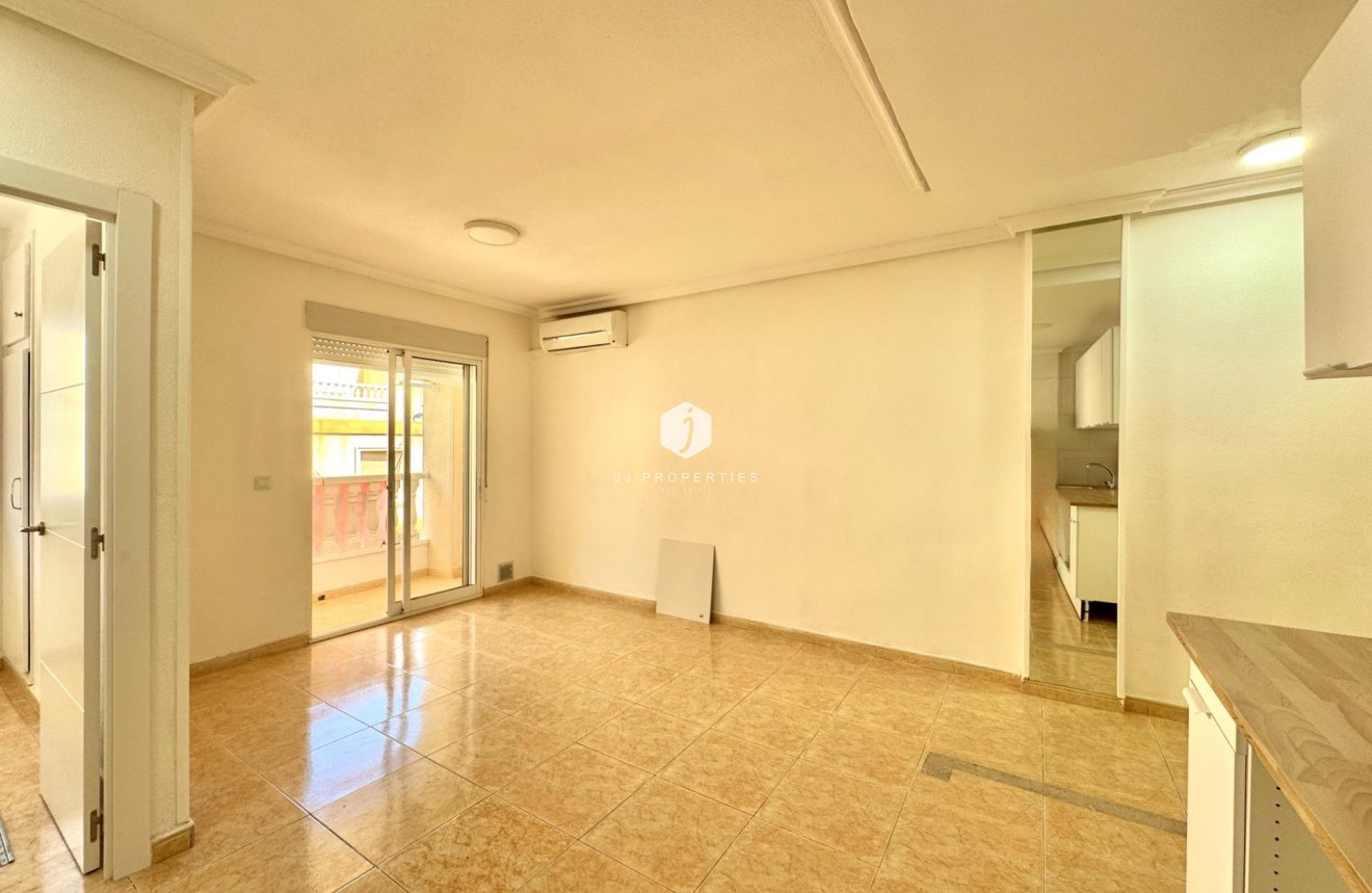 Aus zweiter Hand - Wohnung -
Torrevieja - Centro
